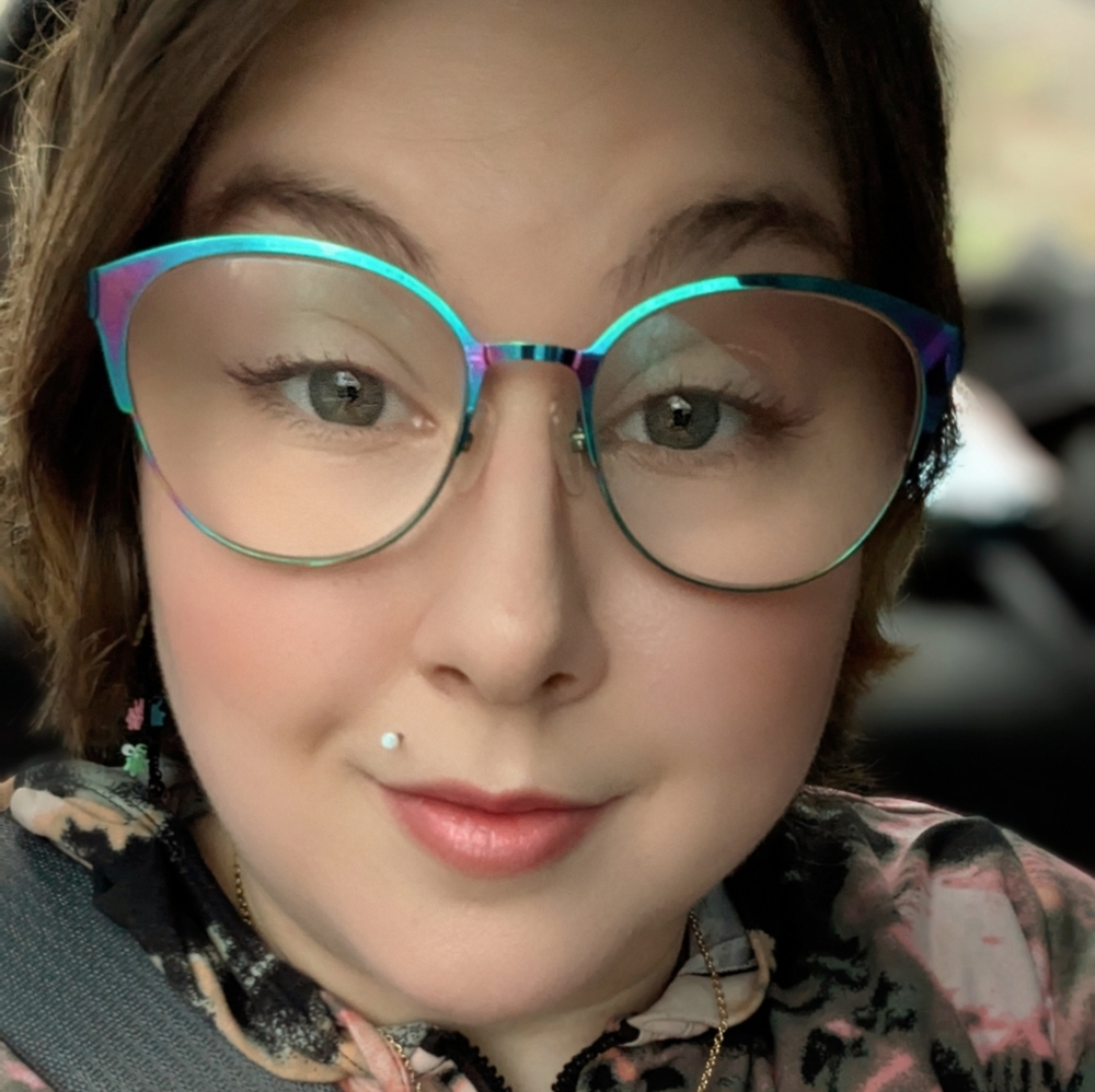 Meet your Posher, Crystal